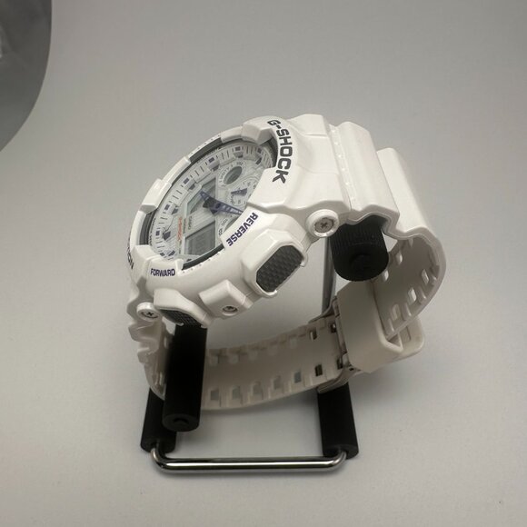 Casio G-Shock GA-100A White / Purple Accent – Module 5081 – WR200M – Excellent - Picture 3 of 4